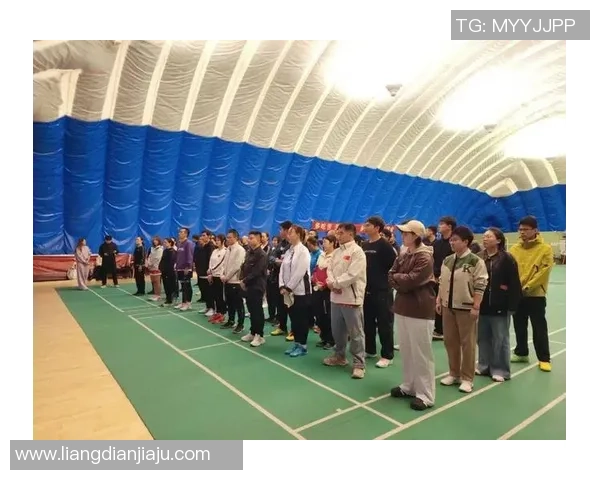 重庆羽毛球队的默契配合与战术探讨聚焦团队协作的重要性