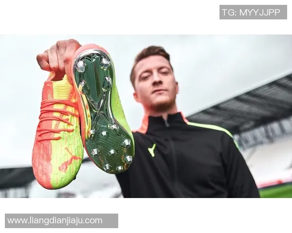 足球明星独特风格展现鸳鸯鞋魅力引领时尚潮流
